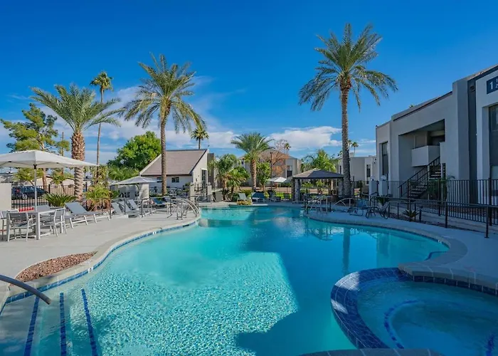 Apartment Sunny Retreat With Pool Gym & Parking Scottsdale